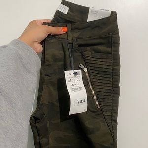 NWT Zara Cameo Jeans